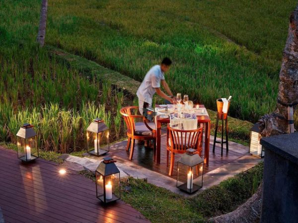 Hoi An Romantic Dining On The Paddy Field